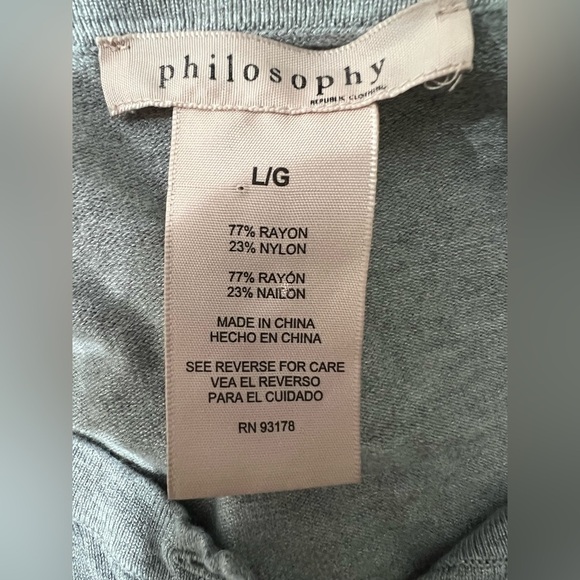 Philosophy women’s Gray Button-Up Cardigan, size large, EUC. Button detail - Picture 6 of 6